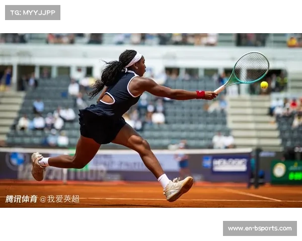 郑钦文携手萨巴伦卡出席武网开幕式共同按下启动装置引领赛事启航