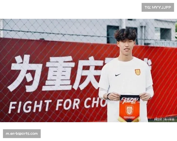 重庆铜梁龙立足防守收获首分 门将神扑保障防线稳定性