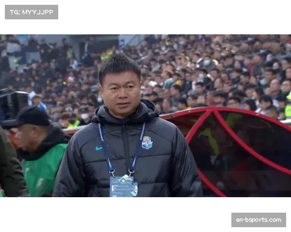 津门虎队长职责交接 巴顿佩戴袖标承担更多领导责任